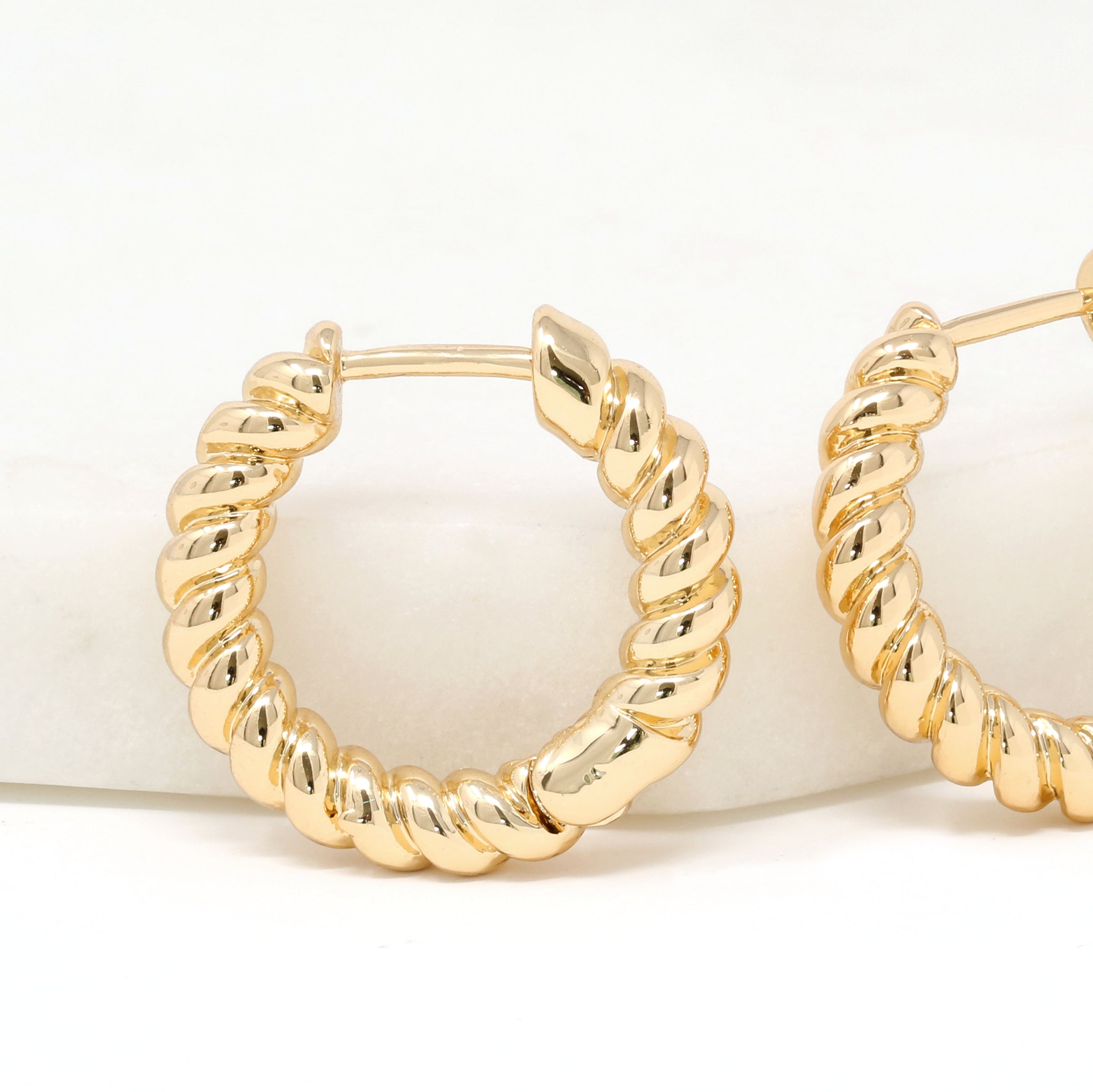 Bold Twist Huggie Earring 20mm