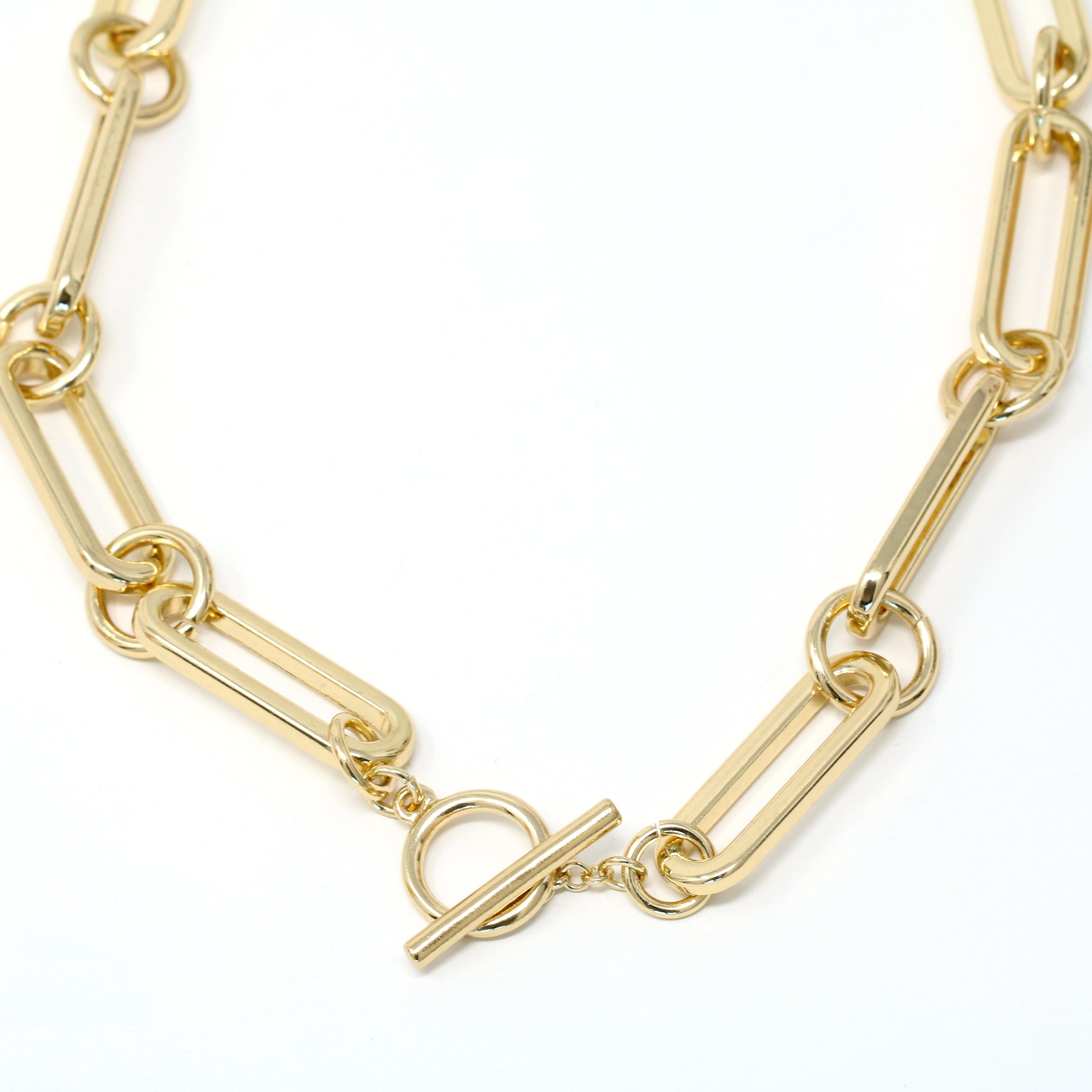 Oversized Chain Toggle Necklace