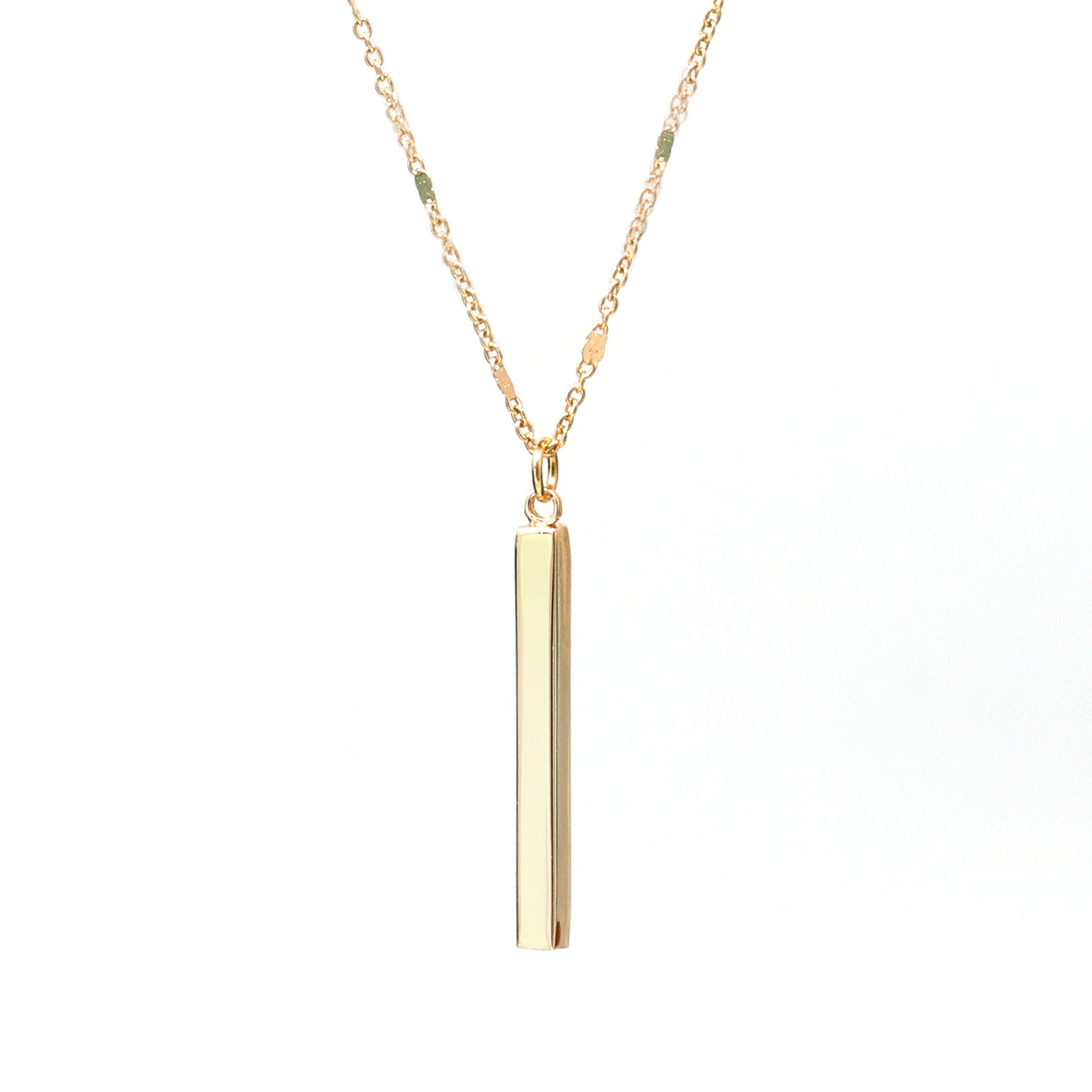 A simple  skinny bar charm short necklace in gold.