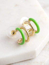 Gold-plated double hoop earrings with vibrant neon-colored accents in neon green featuring a modern 15mm design.