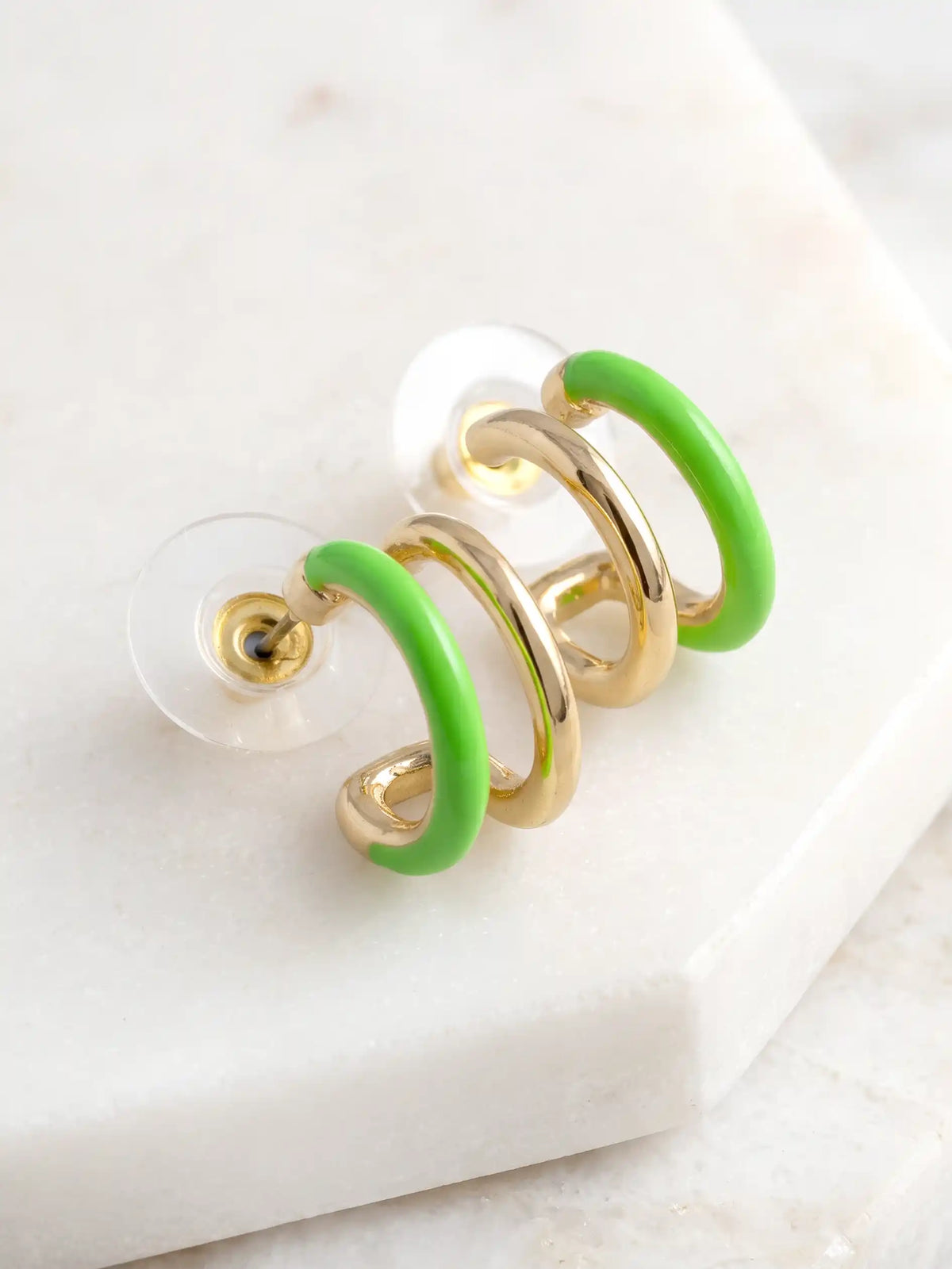Gold-plated double hoop earrings with vibrant neon-colored accents in neon green featuring a modern 15mm design.