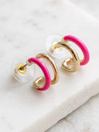 Gold-plated double hoop earrings with vibrant neon-colored accents in neon pink featuring a modern 15mm design.