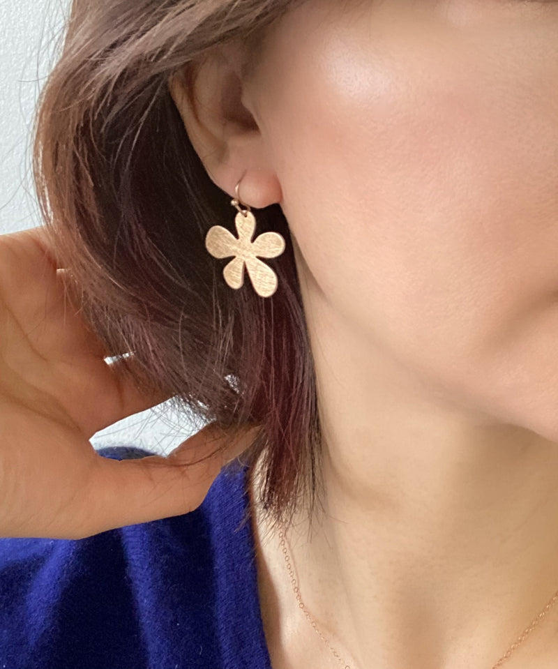 Daisy Floral Drop & Dangle Earring