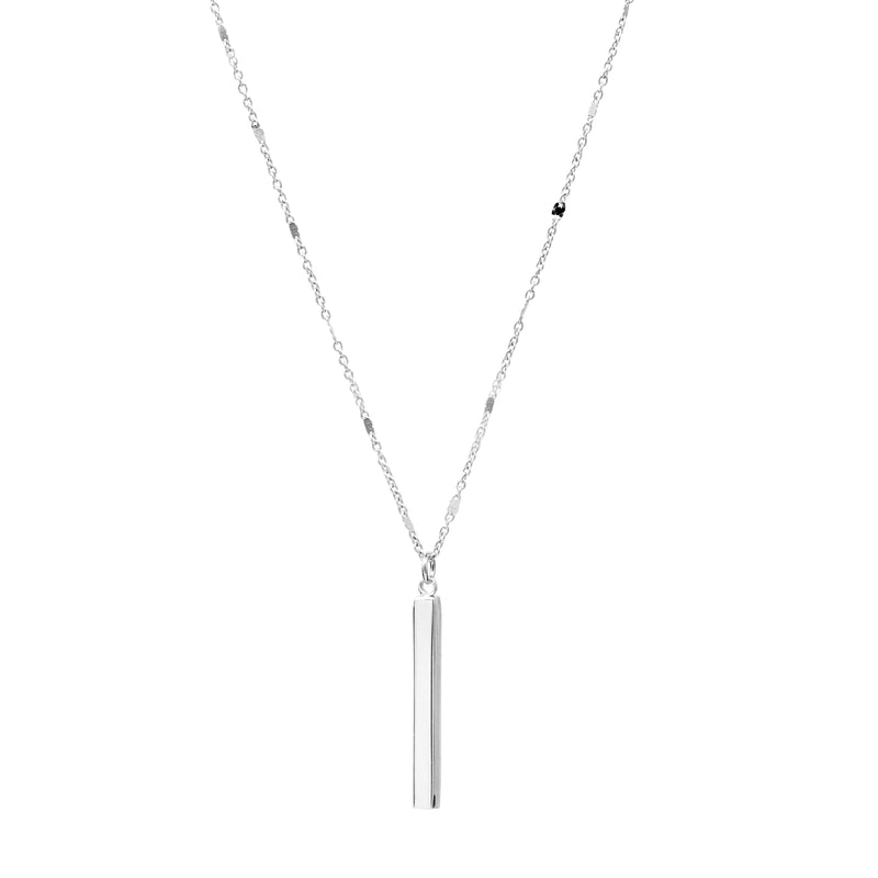 A simple  skinny bar charm short necklace in silver.